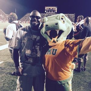 Meet your Posher, Lamar